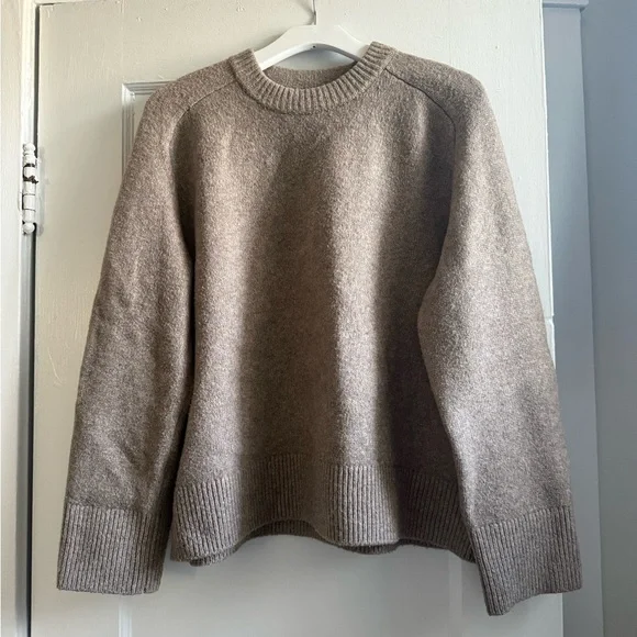 Abercrombie & Fitch Women's Taupe Crewneck Sweater - Picture 1 of 3